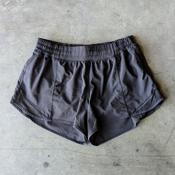 lululemon athletica Pants - Lululemon Black Hotty Hot Short II Long 4" Swift size 10 tall